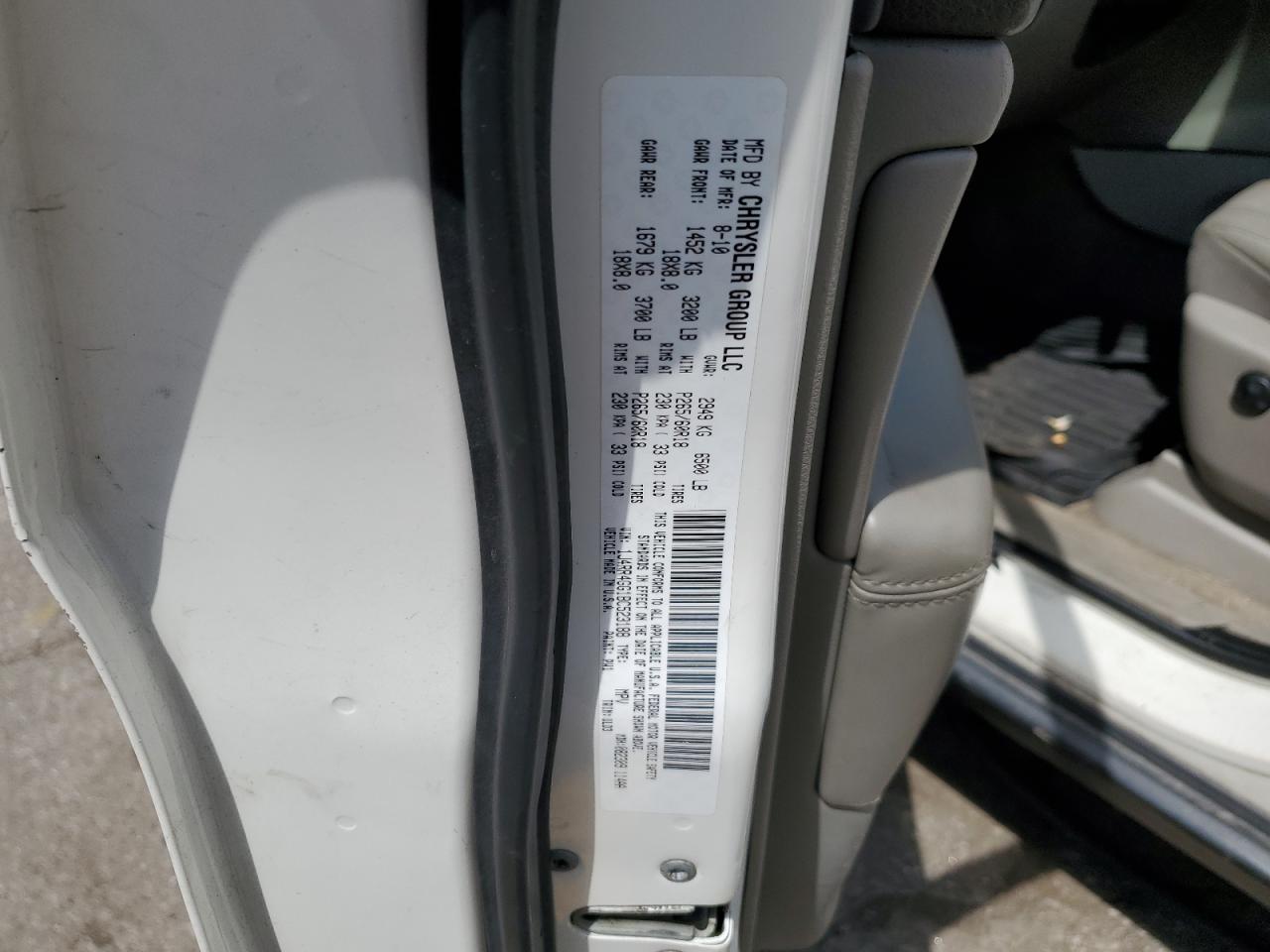 1J4RR4GG1BC523188 2011 Jeep Grand Cherokee Laredo