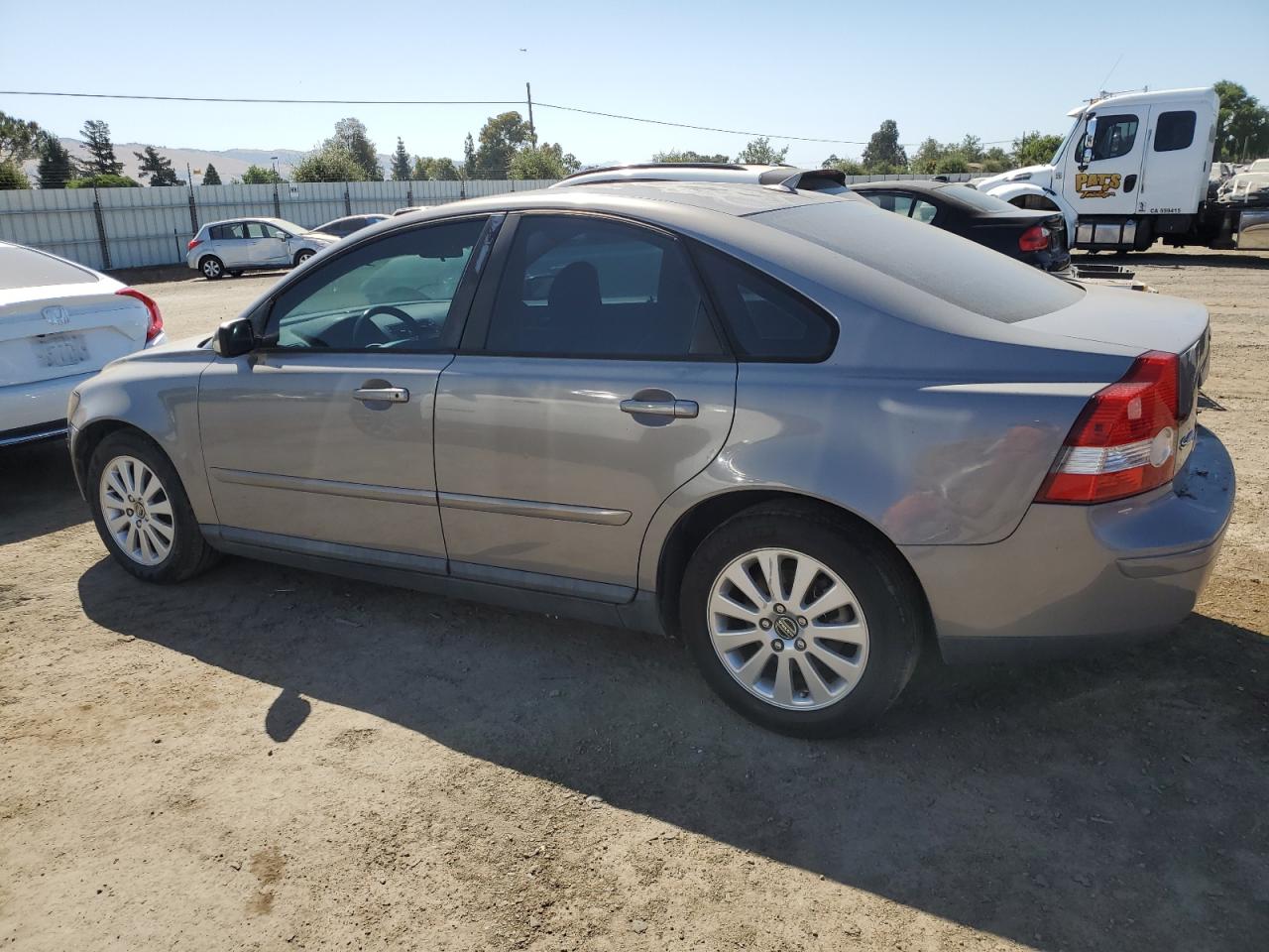 YV1MS382252072956 2005 Volvo S40 2.4I