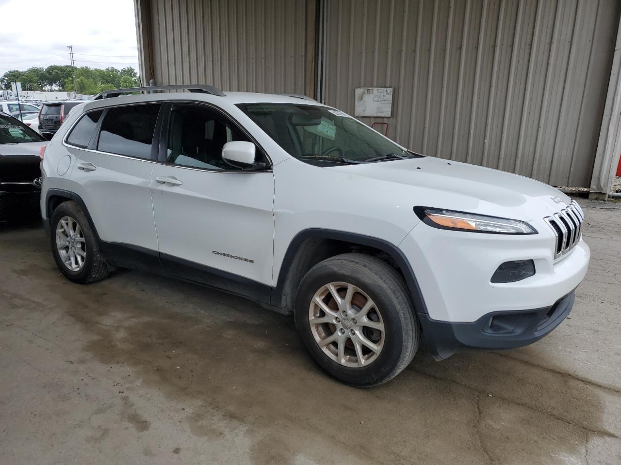 2016 Jeep Cherokee Latitude vin: 1C4PJMCS7GW143678