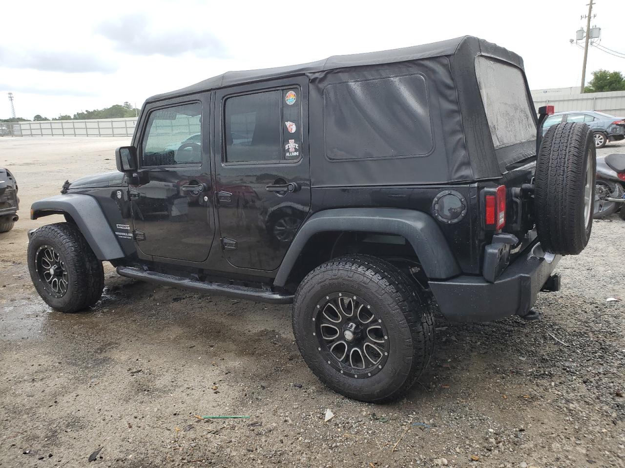 2015 Jeep Wrangler Unlimited Sport vin: 1C4BJWDG3FL565091