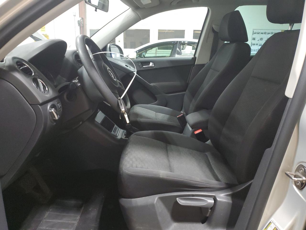WVGBV7AX6CW593763 2012 Volkswagen Tiguan S