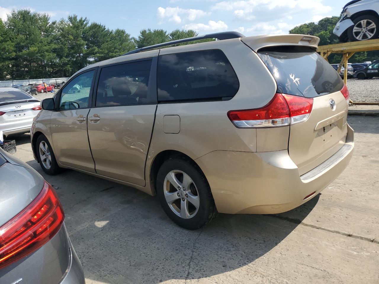 5TDKK3DCXBS073904 2011 Toyota Sienna Le