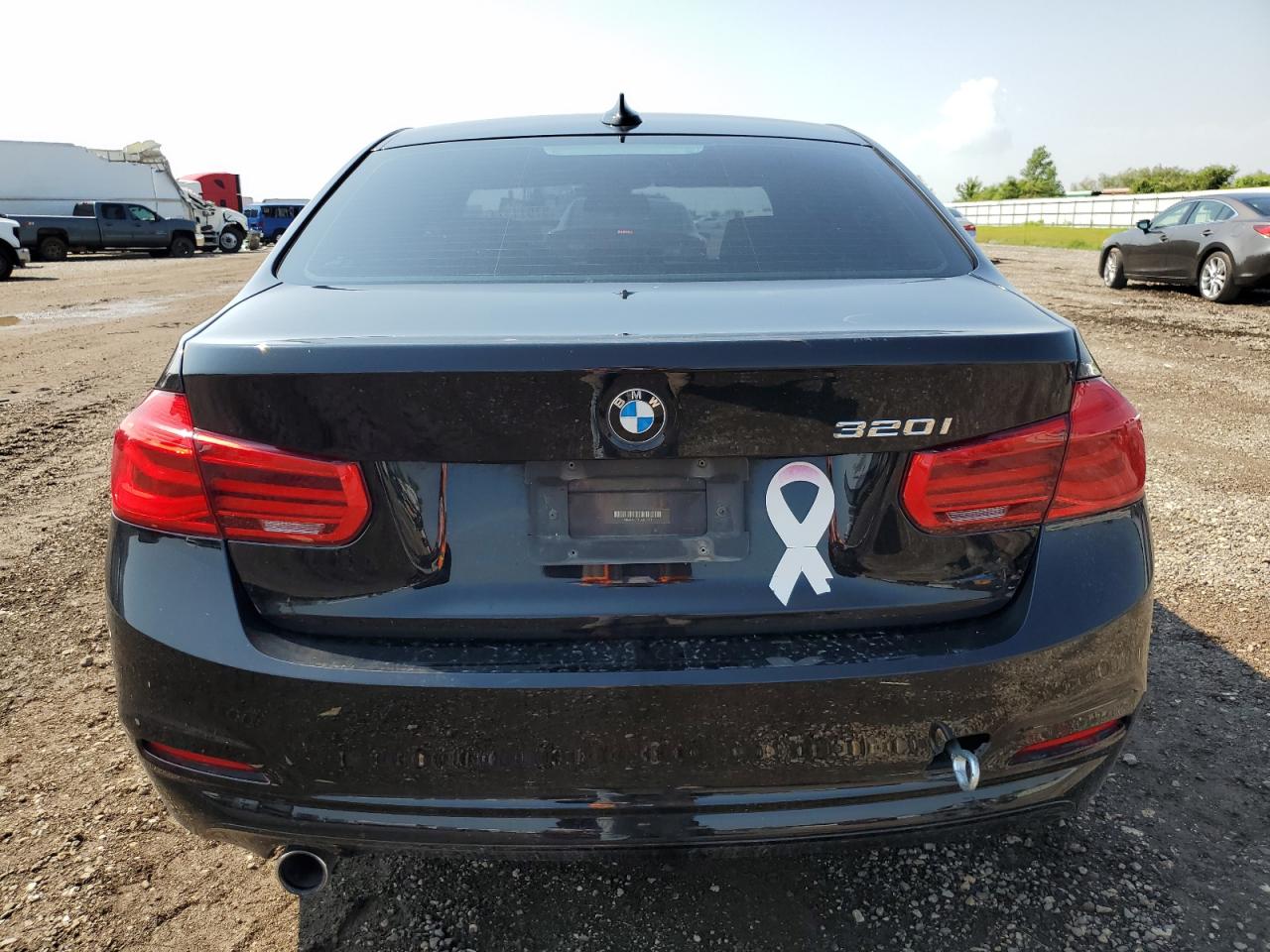 2016 BMW 320 I vin: WBA8A9C57GK619377