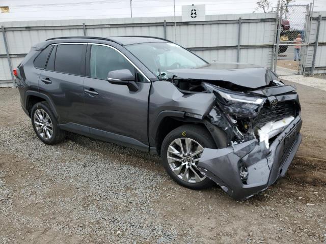 2T3C1RFV7NC186903 Toyota RAV4 XLE P 4