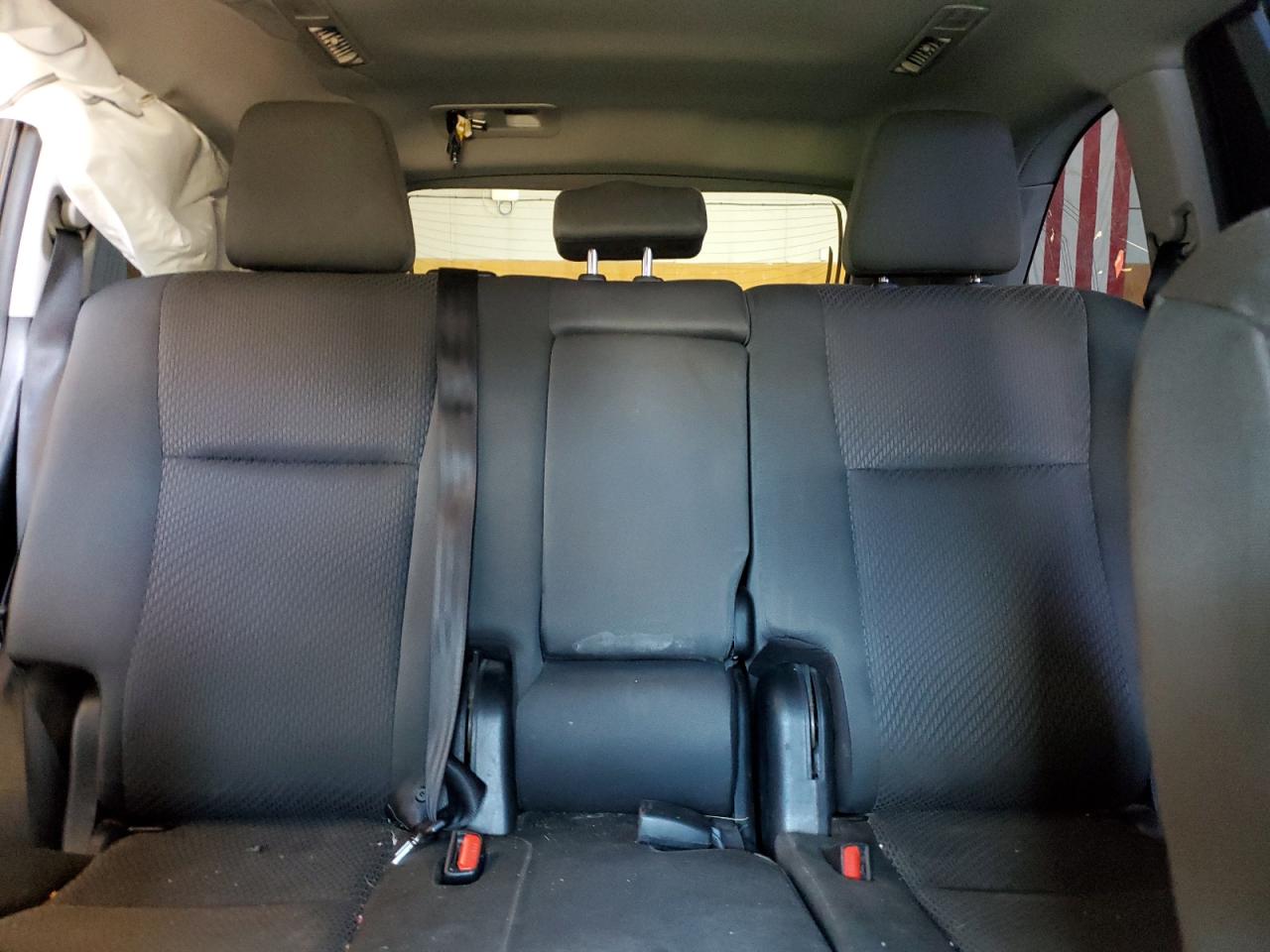 5TDBZRFH8KS924220 2019 Toyota Highlander Le