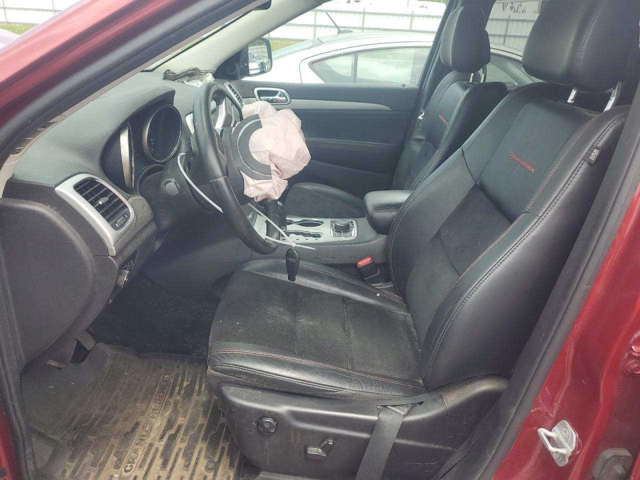 1C4RJFAT8DC600138 2013 Jeep Grand Cherokee Laredo