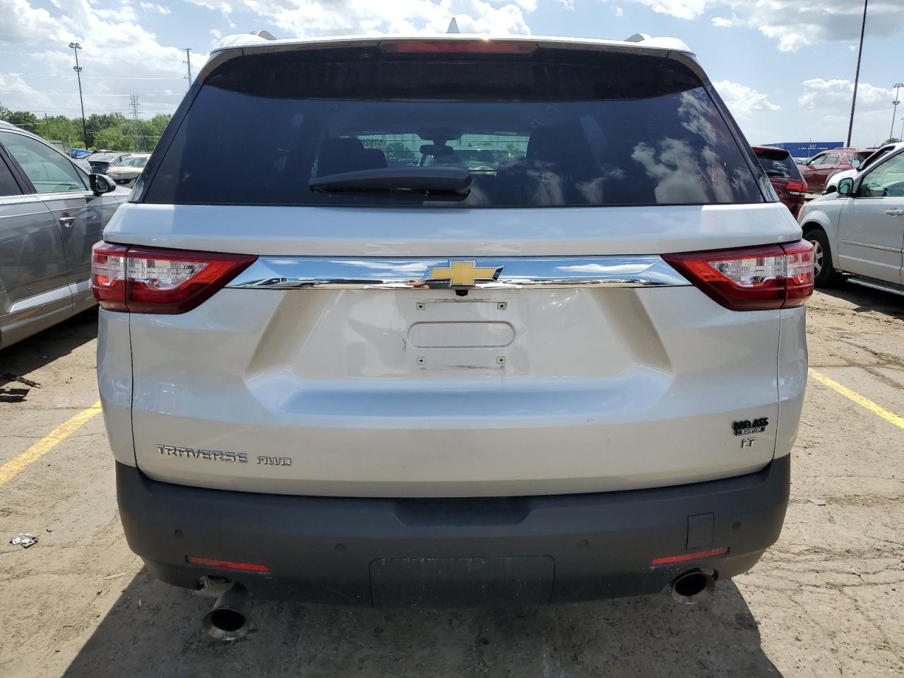 1GNEVGKW3KJ303604 2019 Chevrolet Traverse Lt