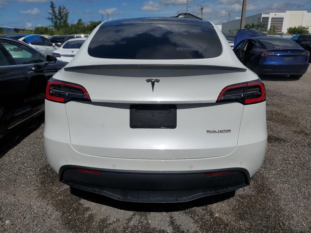 5YJYGDEF3MF092893 2021 Tesla Model Y