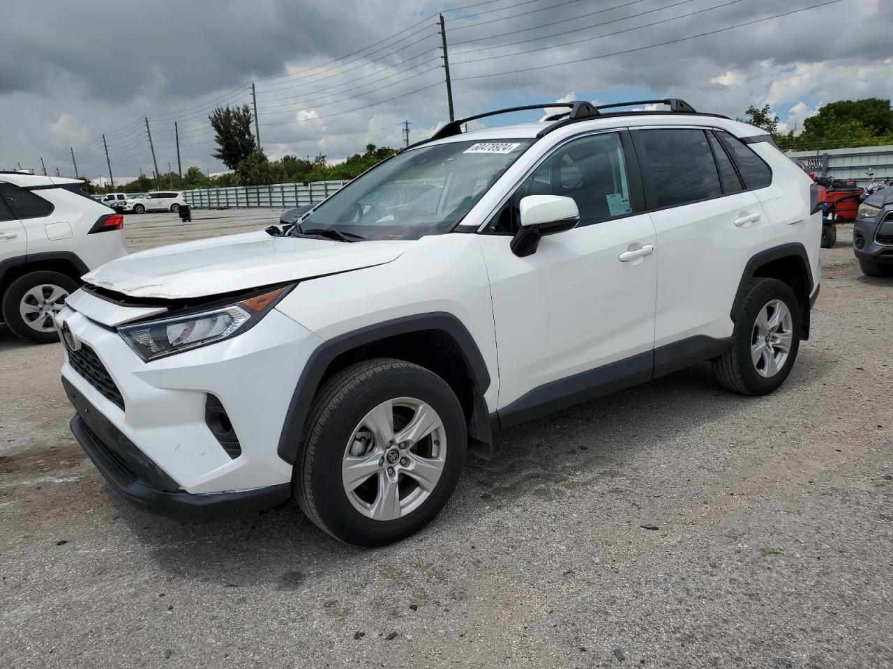 2021 Toyota Rav4 Xle vin: 2T3W1RFV1MW107106