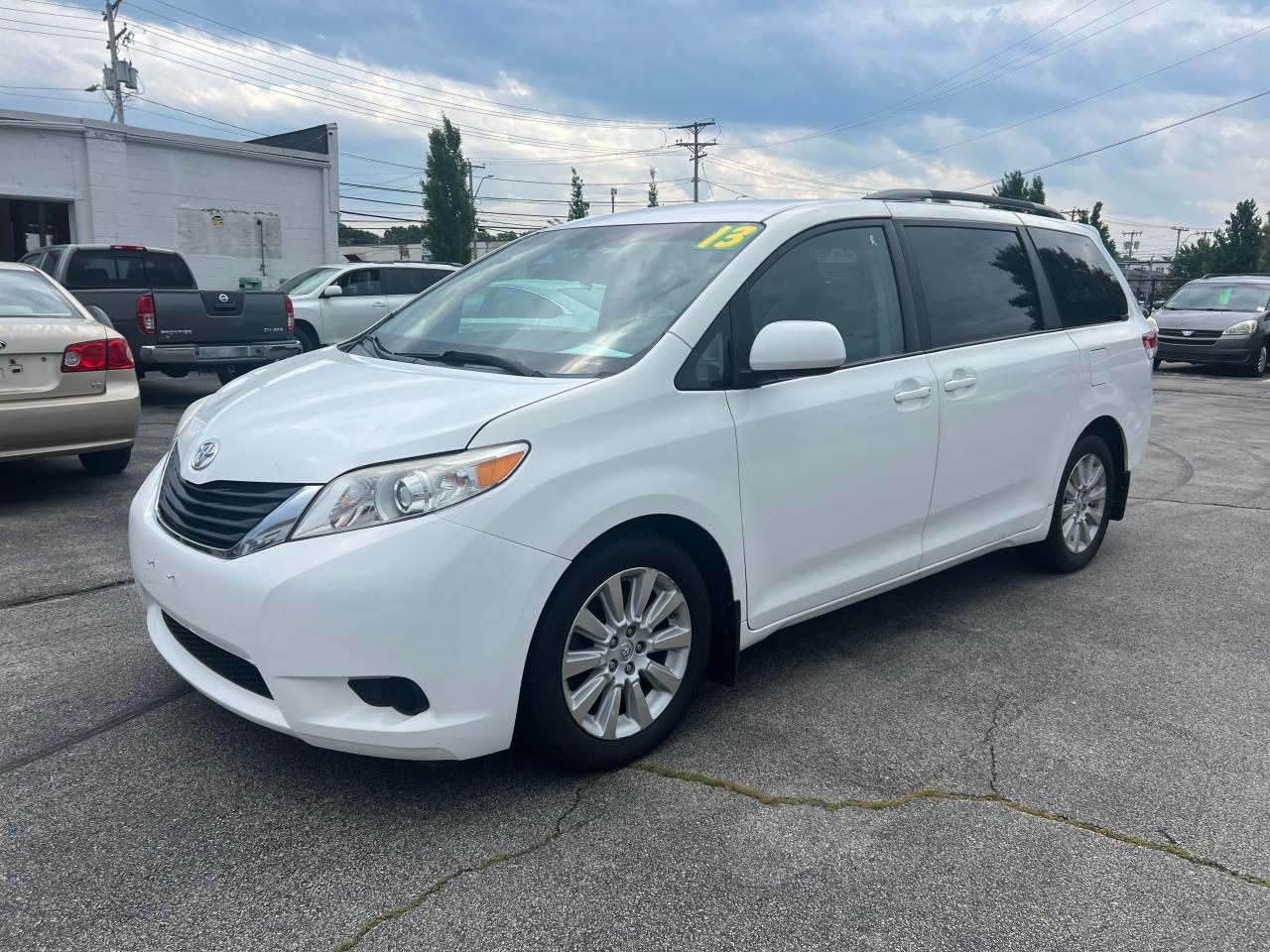 2013 Toyota Sienna Le vin: 5TDJK3DC6DS059321