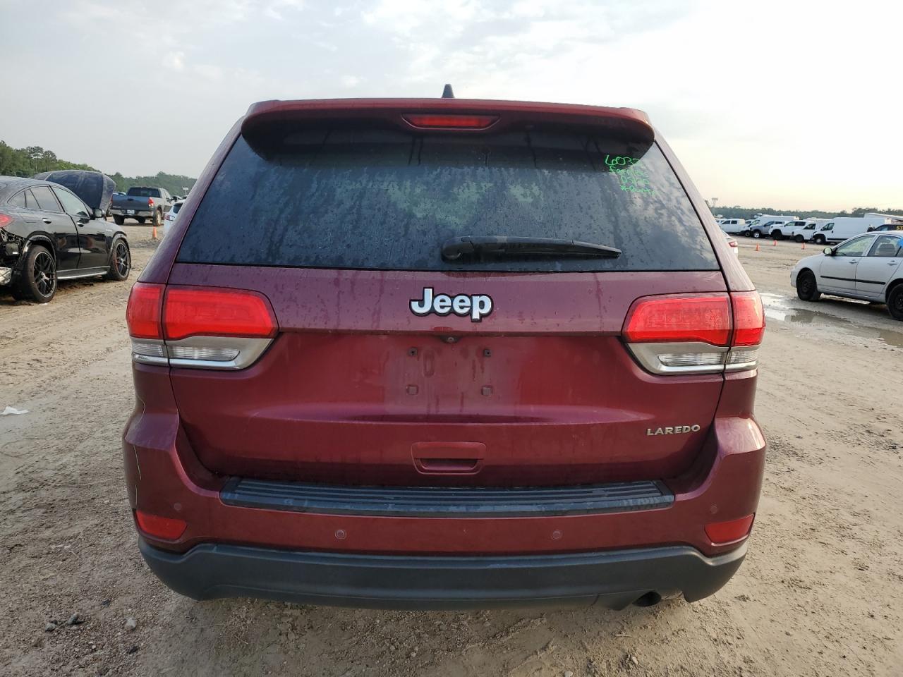 2018 Jeep Grand Cherokee Laredo vin: 1C4RJEAGXJC275369