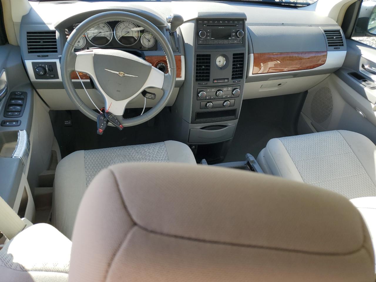 2A8HR54P78R610615 2008 Chrysler Town & Country Touring