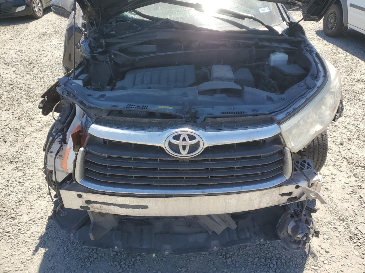 5TDJKRFH3GS270072 2016 Toyota Highlander Xle