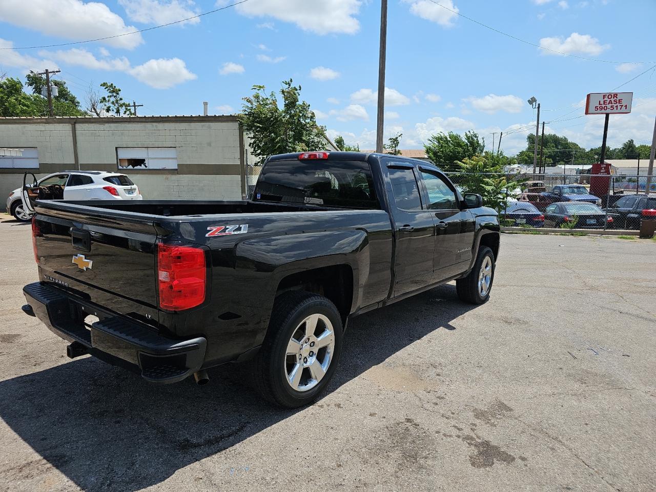 2017 Chevrolet Silverado K1500 Lt vin: 1GCVKREC9HZ106560