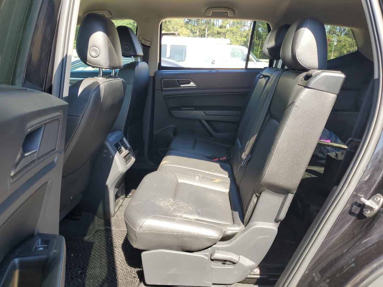 1V2LR2CA1JC549403 2018 Volkswagen Atlas Se