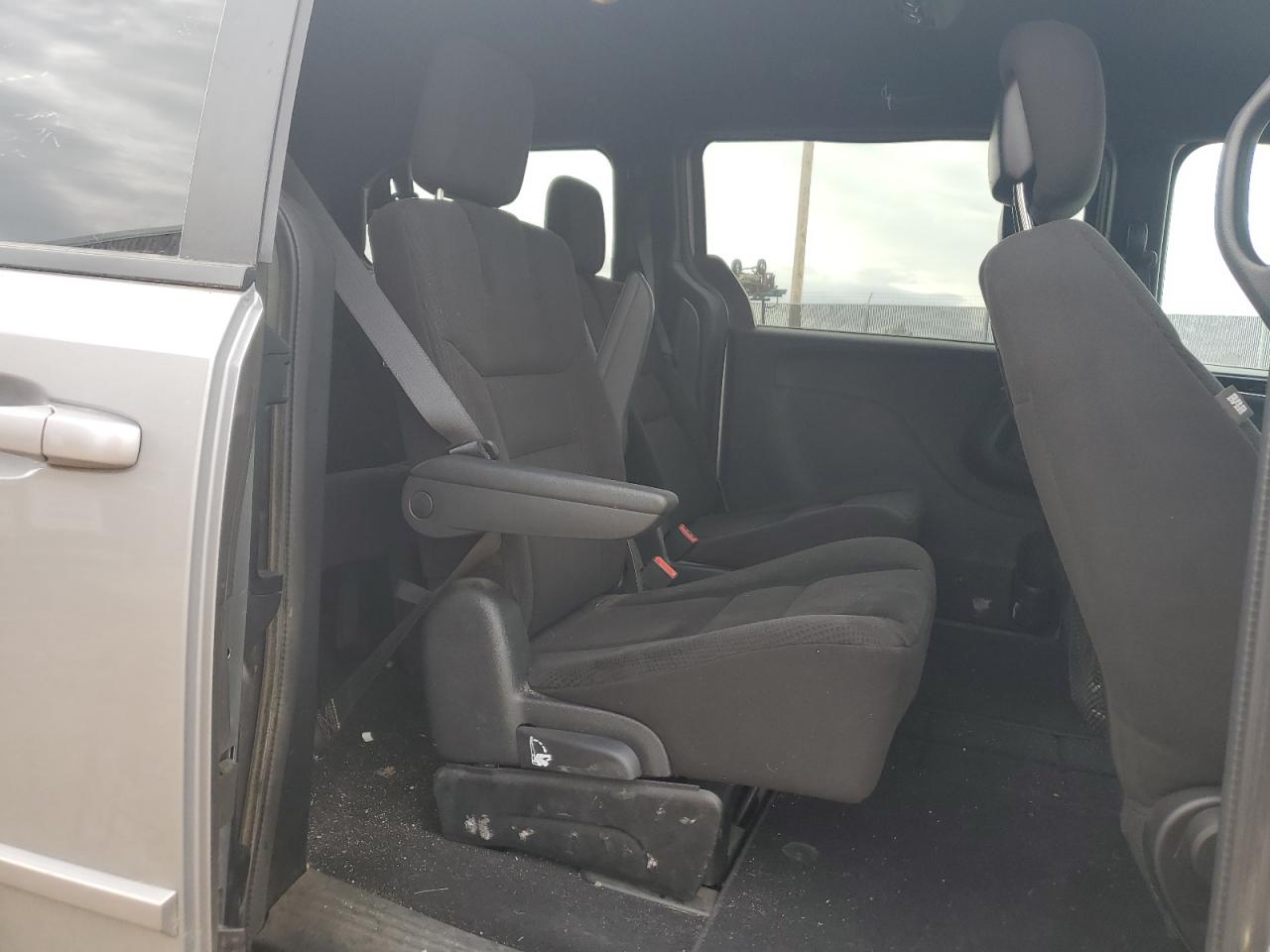 2C4RDGBG4FR688100 2015 Dodge Grand Caravan Se