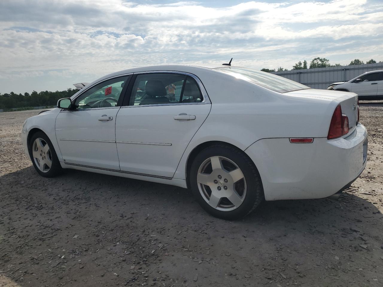 1G1ZJ57729F256826 2009 Chevrolet Malibu 2Lt