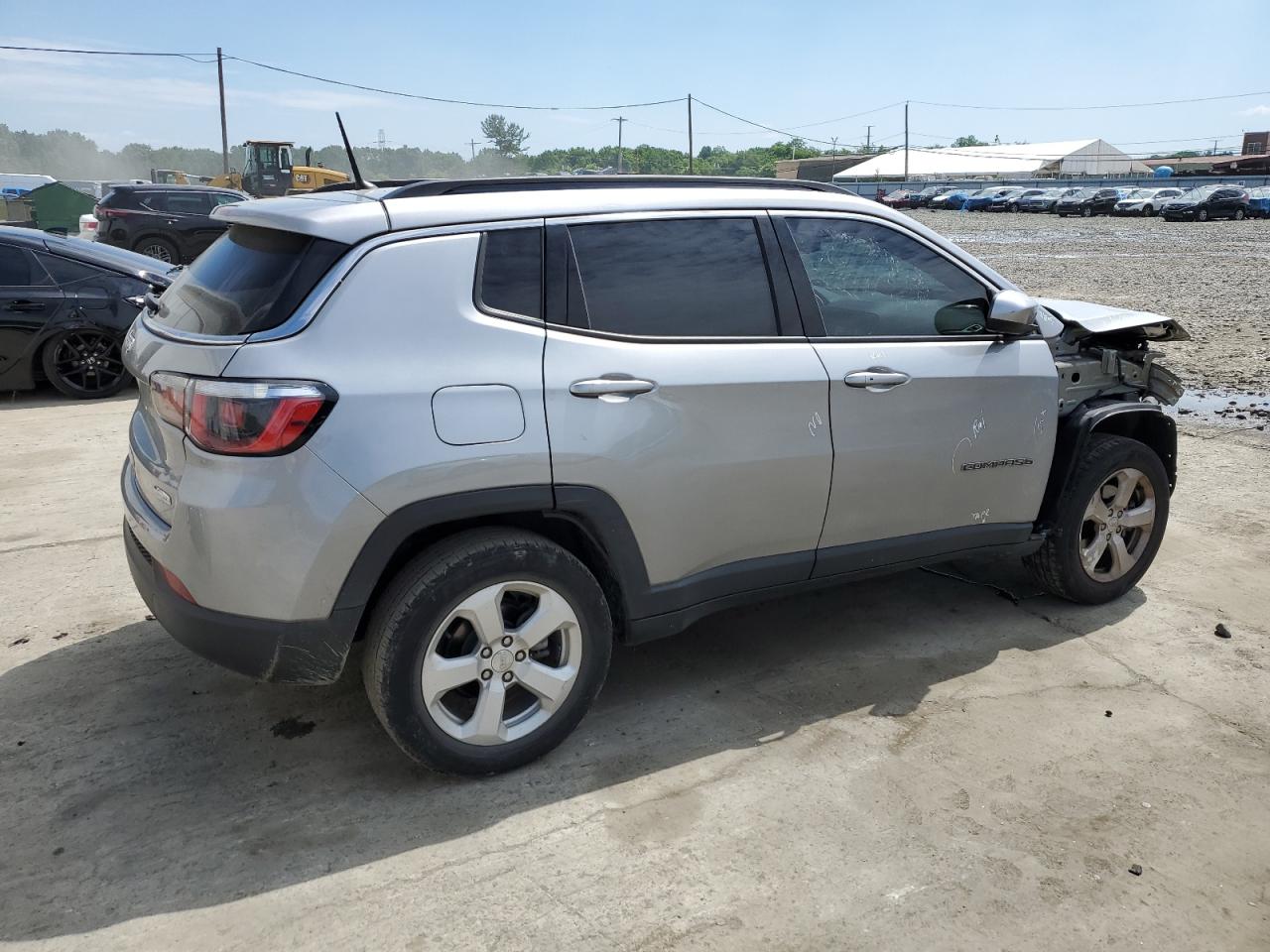 3C4NJDBB1JT423540 2018 Jeep Compass Latitude