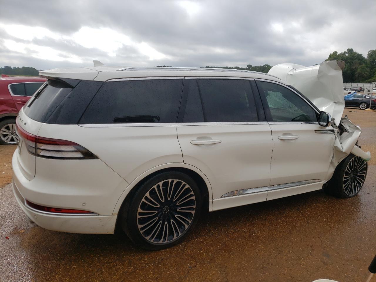 2020 Lincoln Aviator Black Label vin: 5LM5J9XC2LGL30945