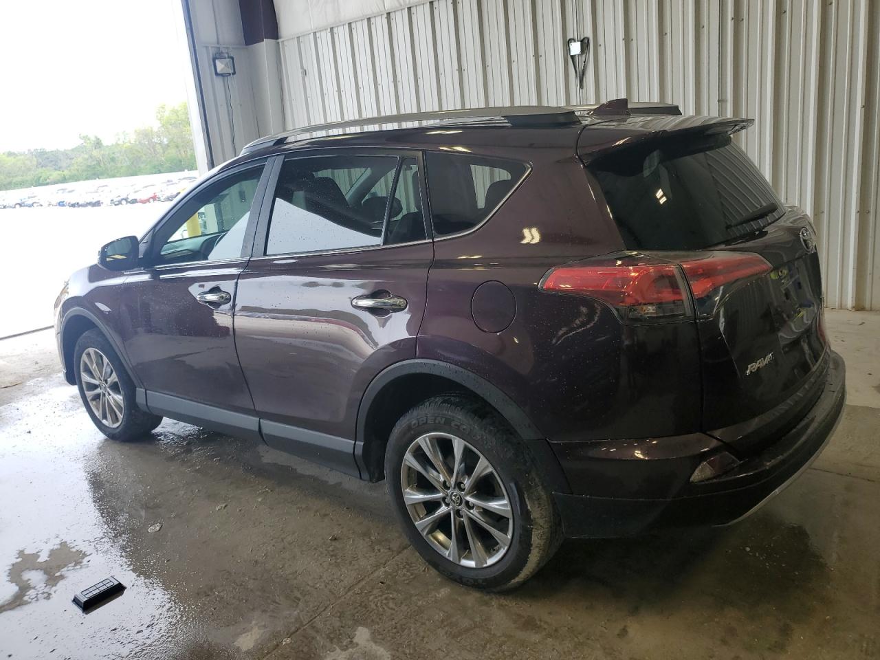 2T3DFREV5HW585660 2017 Toyota Rav4 Limited