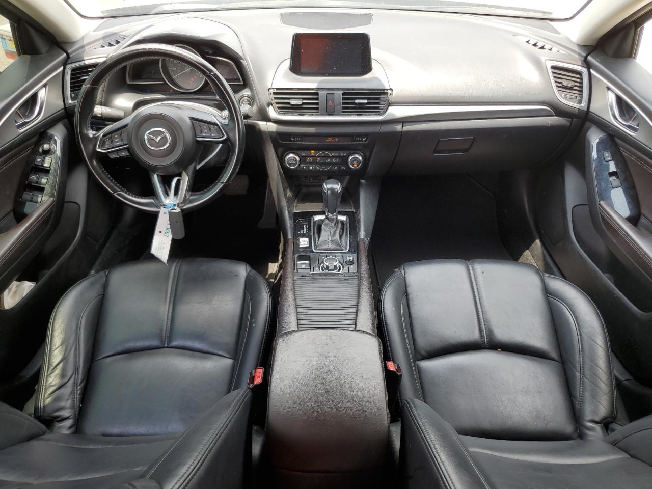 3MZBN1L39JM191998 2018 Mazda 3 Touring