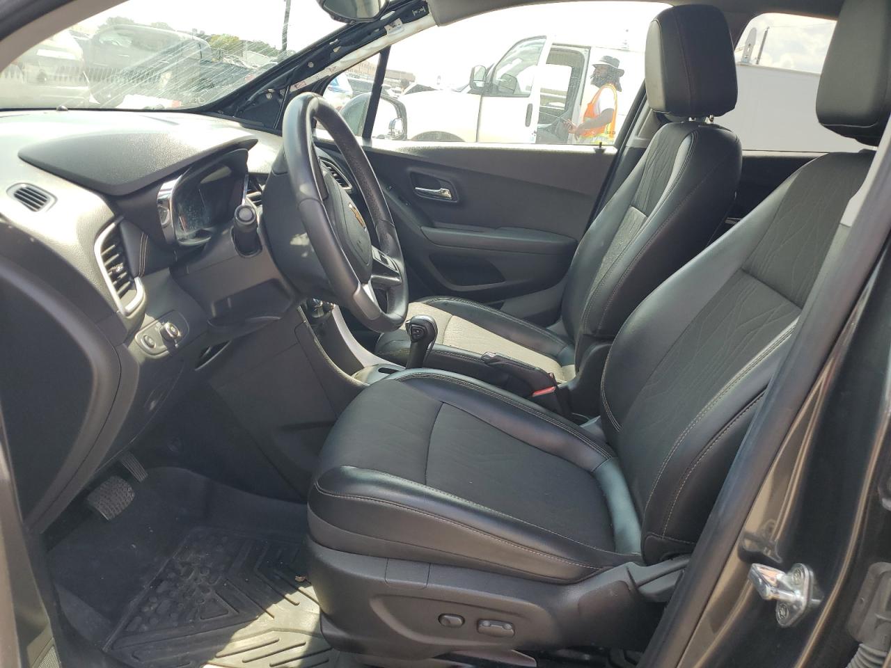 KL7CJLSB7JB692108 2018 Chevrolet Trax 1Lt