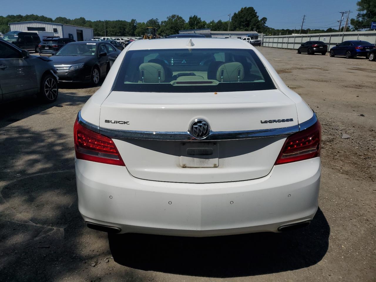 2016 Buick Lacrosse vin: 1G4GB5G34GF143784