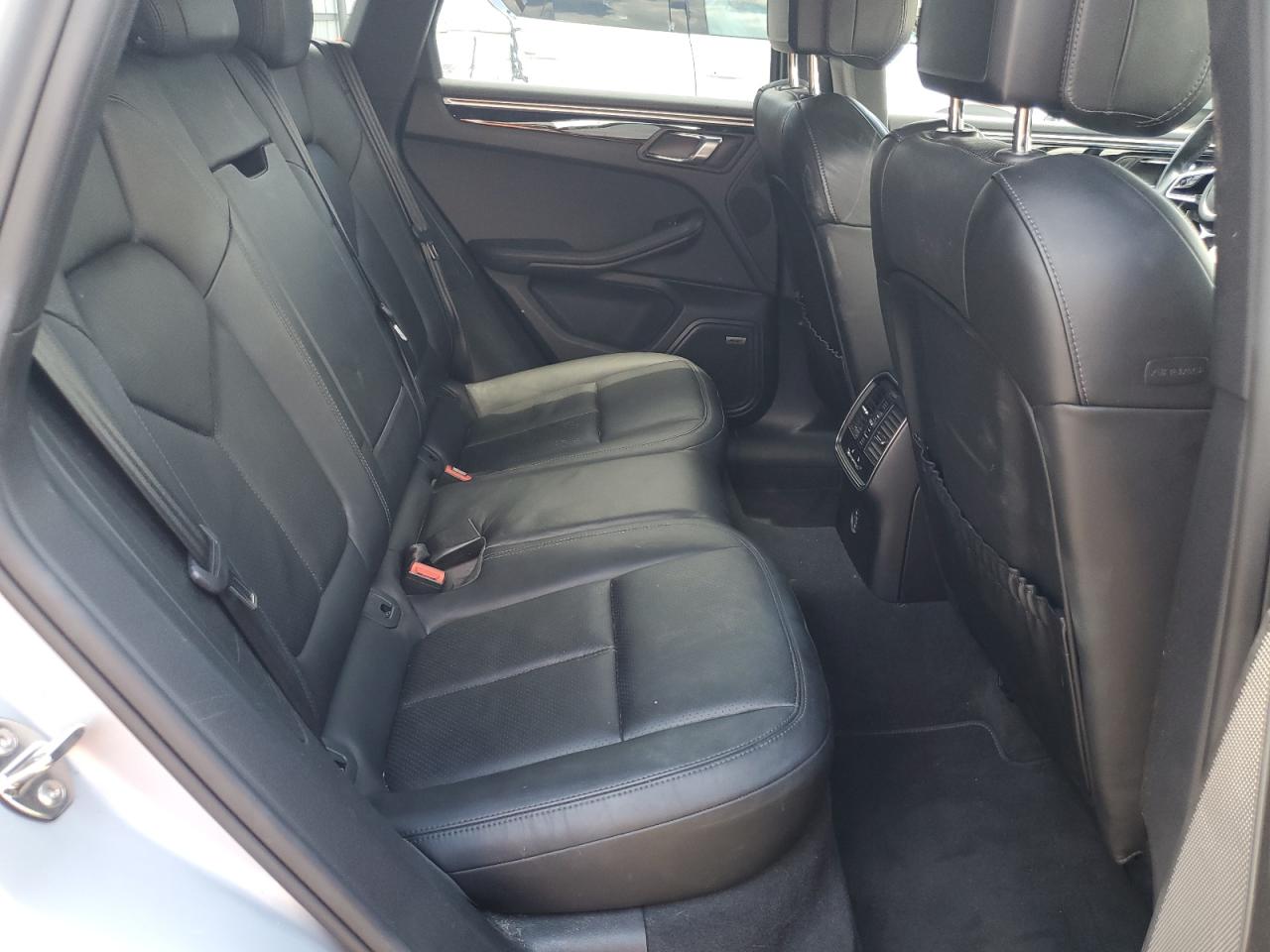 WP1AB2A57HLB16812 2017 Porsche Macan S
