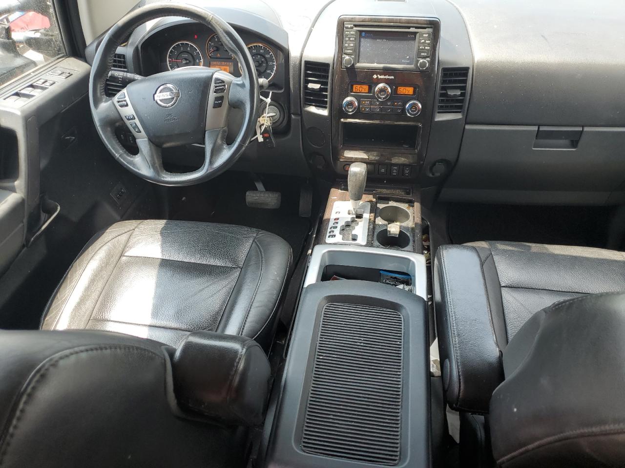 1N6BA0ED7EN517059 2014 Nissan Titan S