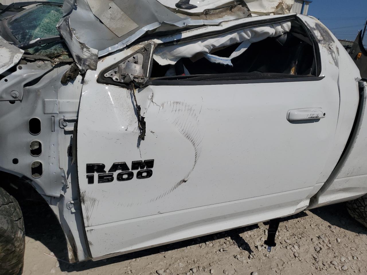 3C6JR6CT5HG695982 2017 Ram 1500 Sport