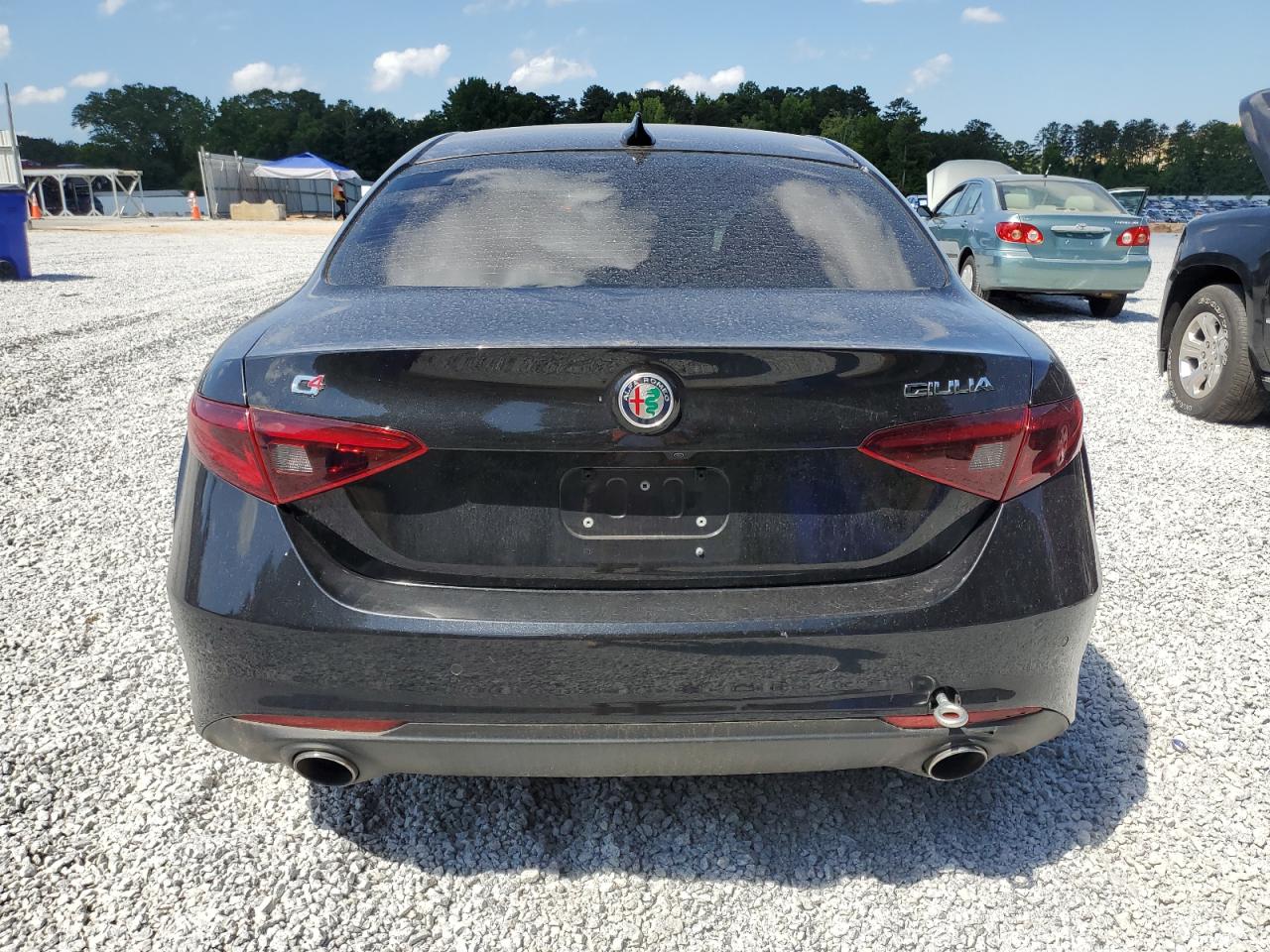 ZARFAEDNXH7540832 2017 Alfa Romeo Giulia Q4