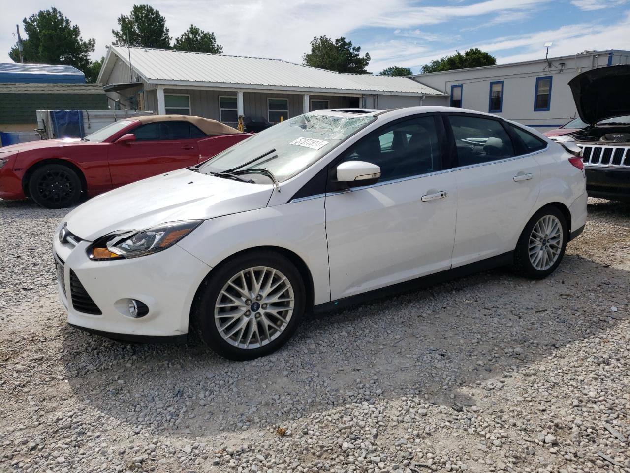 2014 Ford Focus Titanium vin: 1FADP3J27EL240527