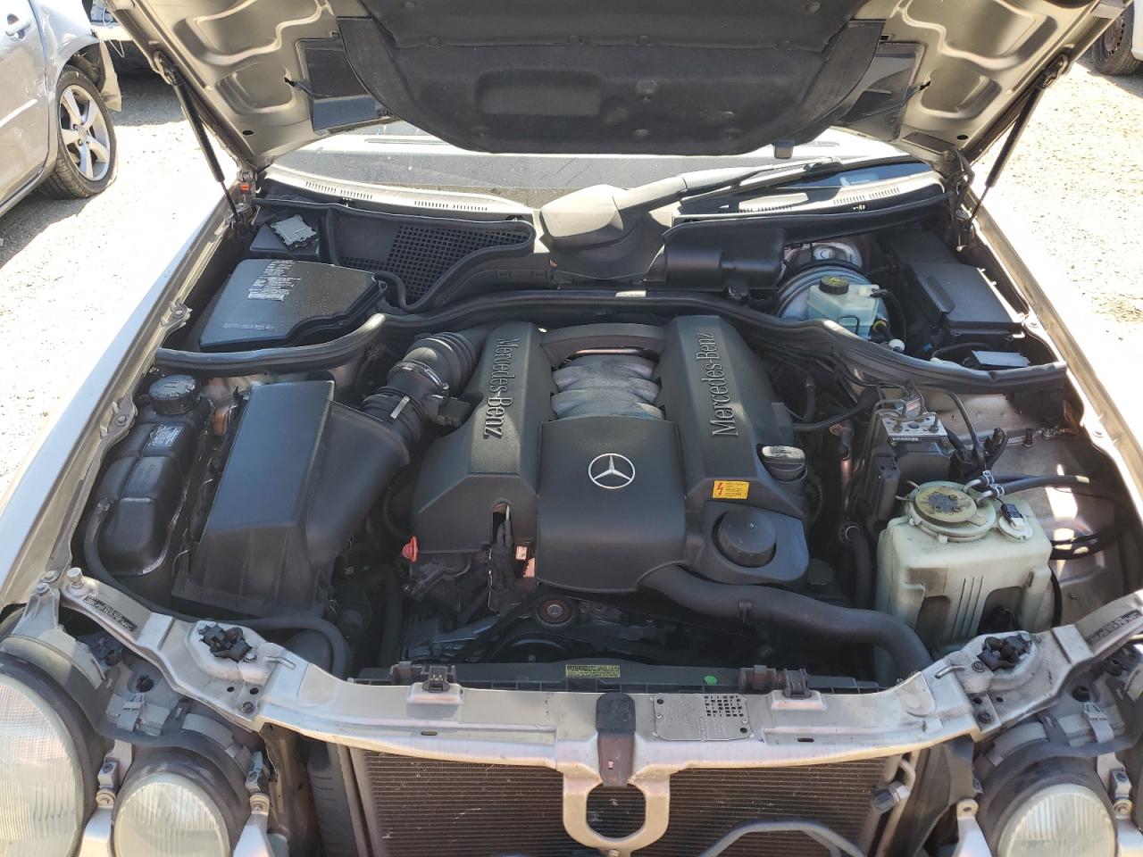 WDBJF65J5YA984970 2000 Mercedes-Benz E 320