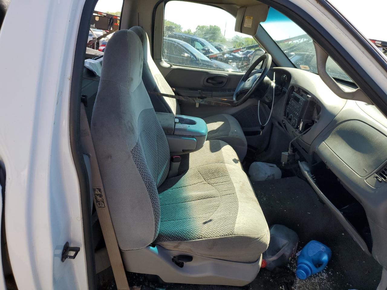 1FTRF17L6XKA40982 1999 Ford F150