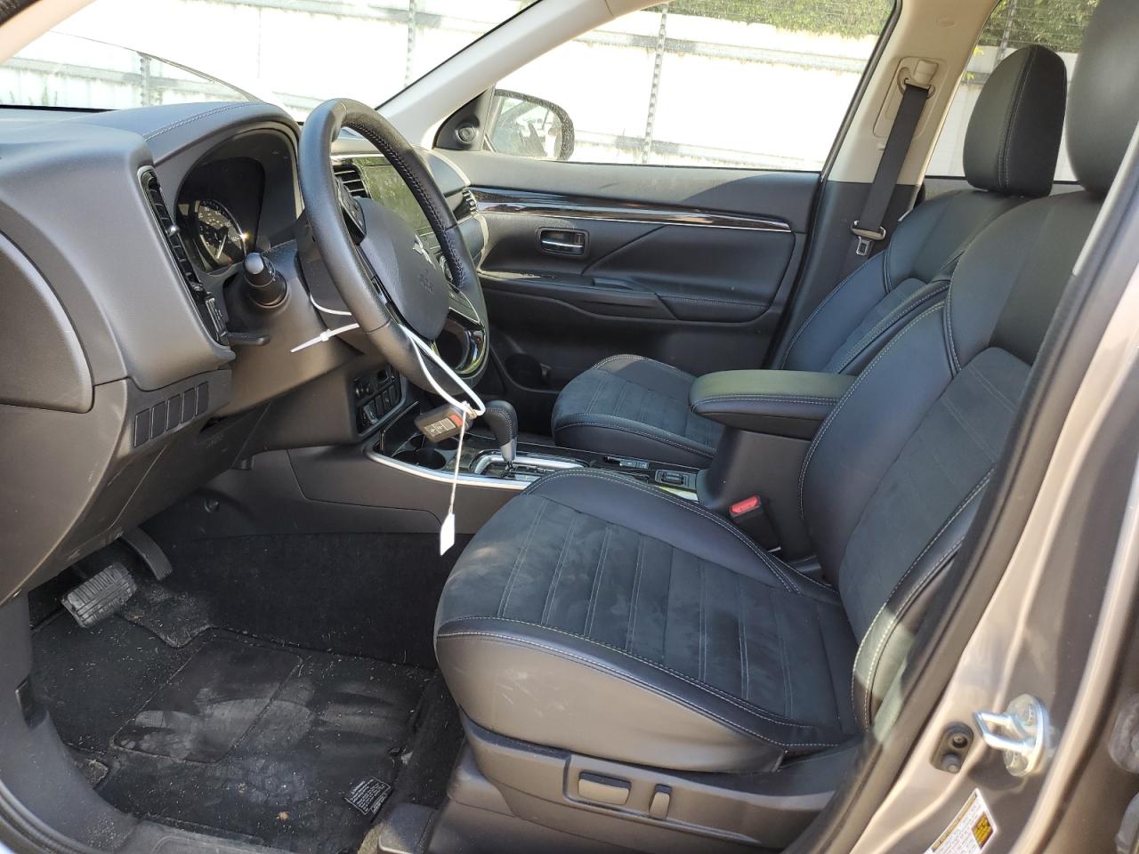 JA4AZ3A39KZ013245 2019 Mitsubishi Outlander Se