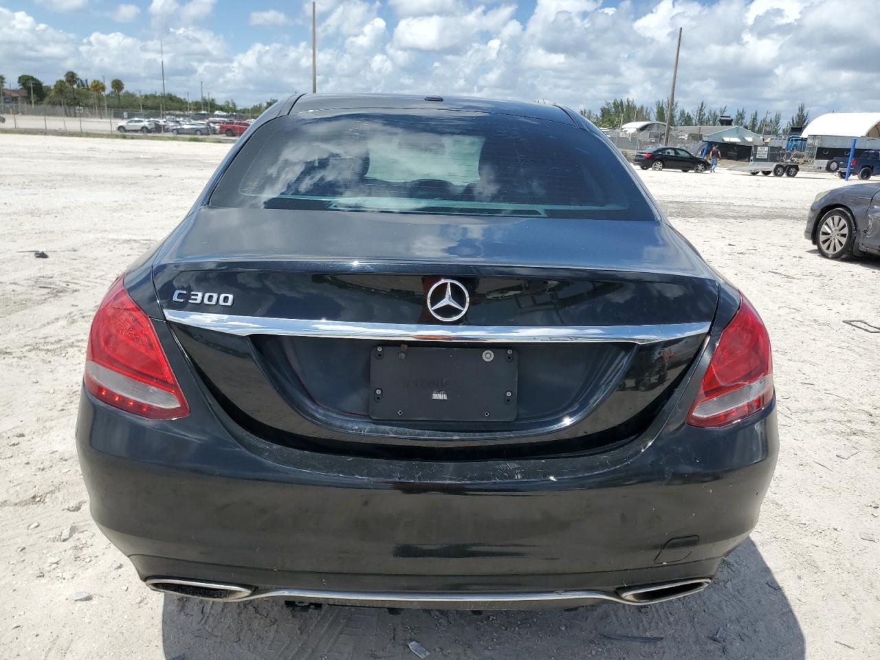 55SWF4JB0HU185873 2017 Mercedes-Benz C 300
