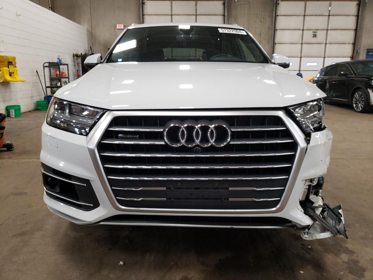 WA1LAAF72KD007008 2019 Audi Q7 Premium Plus