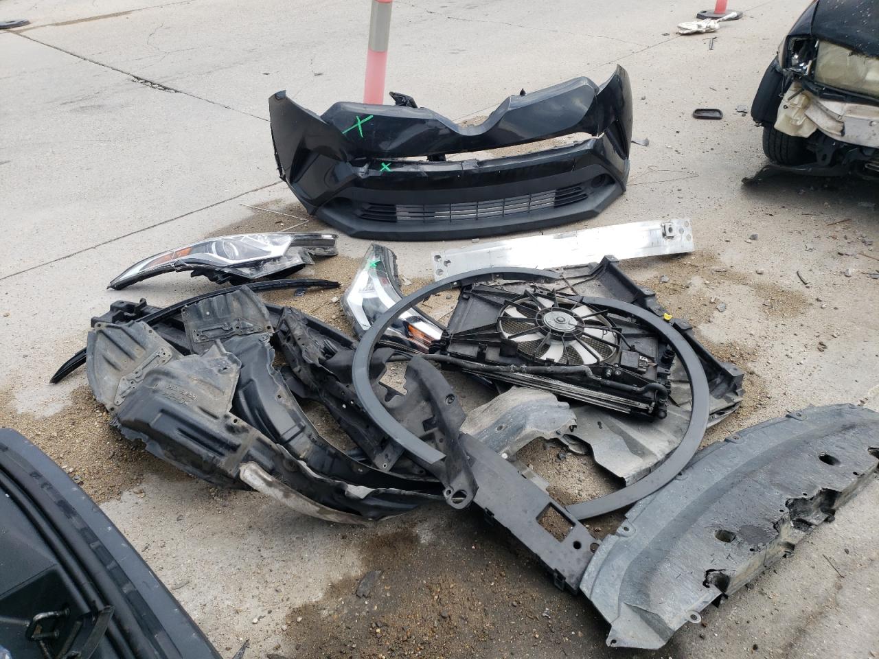 JTNKHMBX2K1032931 2019 Toyota C-Hr Xle