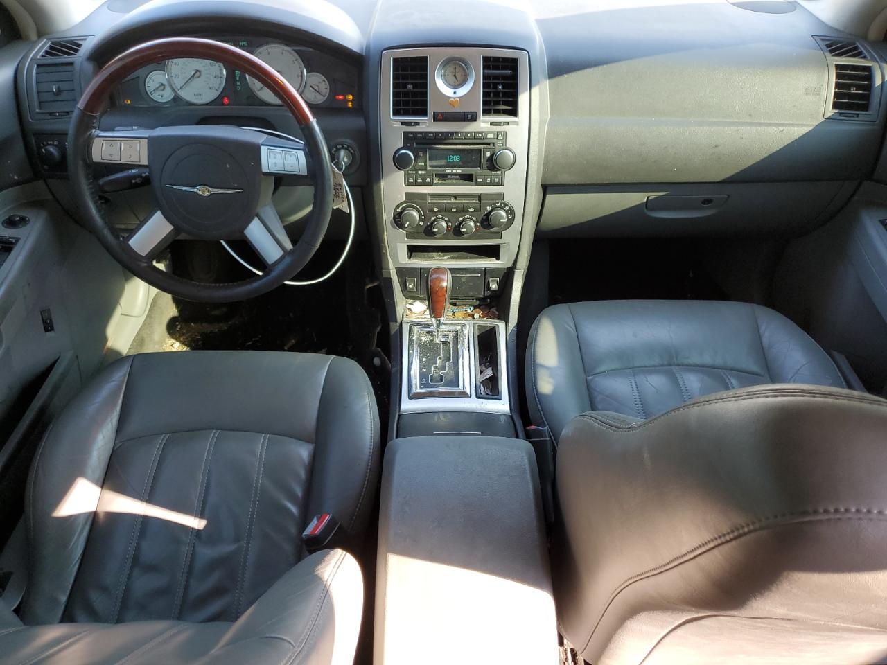 2C3AA63H85H575413 2005 Chrysler 300C