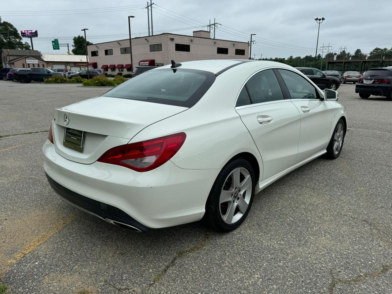 2018 Mercedes-Benz Cla 250 vin: WDDSJ4EB2JN569868