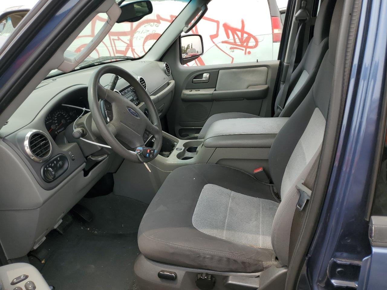 1FMPU16L54LA74766 2004 Ford Expedition Xlt