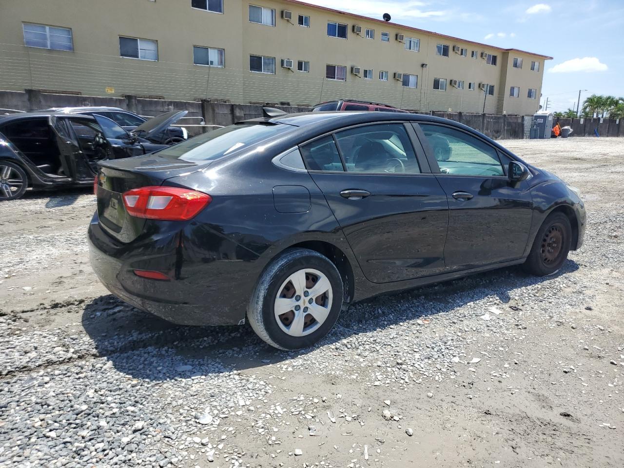 2018 Chevrolet Cruze Ls vin: 1G1BC5SM9J7148775