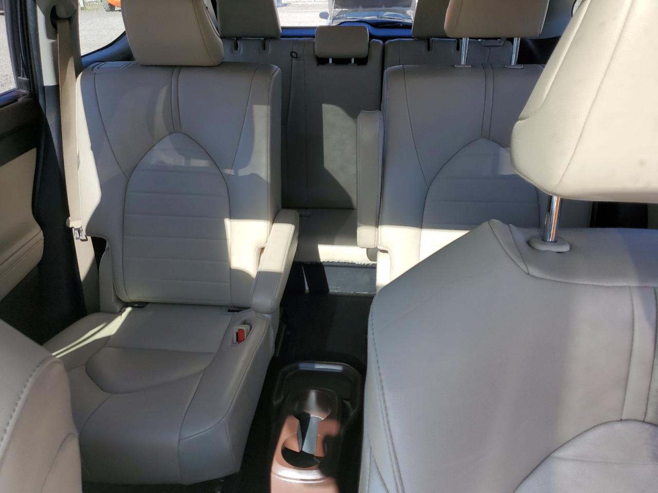 5TDGZRAHXMS048878 2021 Toyota Highlander Xle