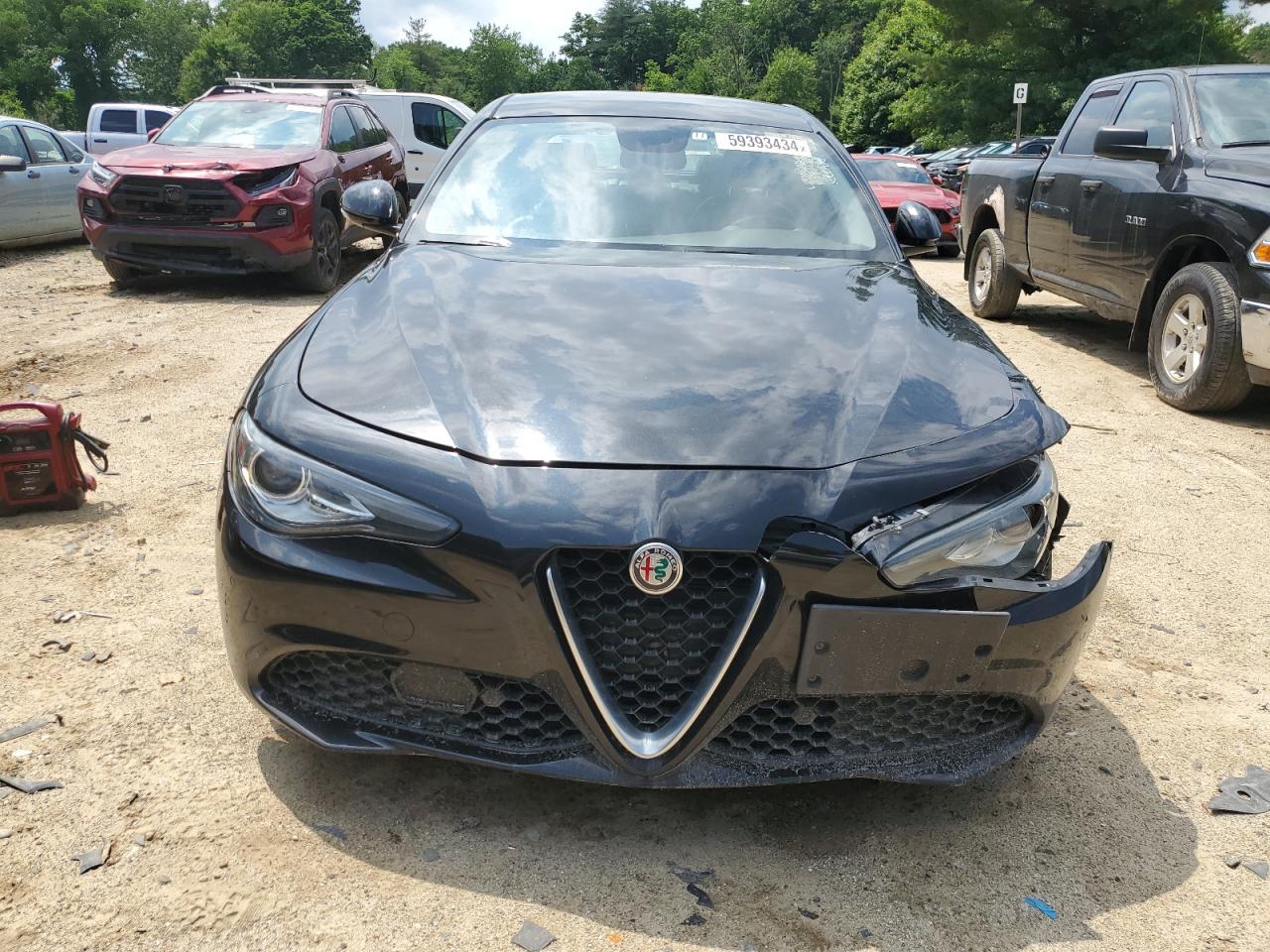 2018 Alfa Romeo Giulia Q4 vin: ZARFAEDNXJ7597585