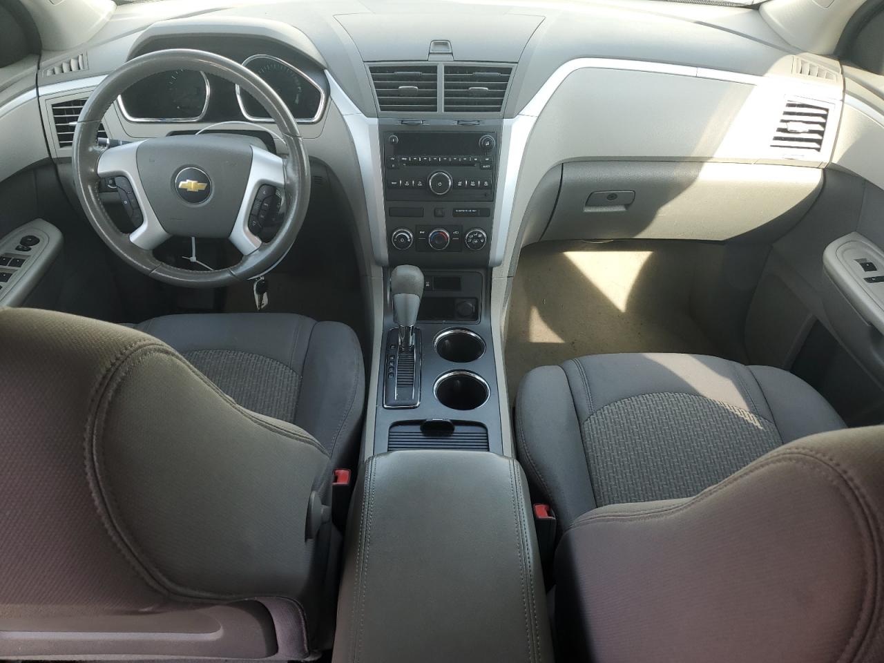 1GNKRFED9CJ417121 2012 Chevrolet Traverse Ls