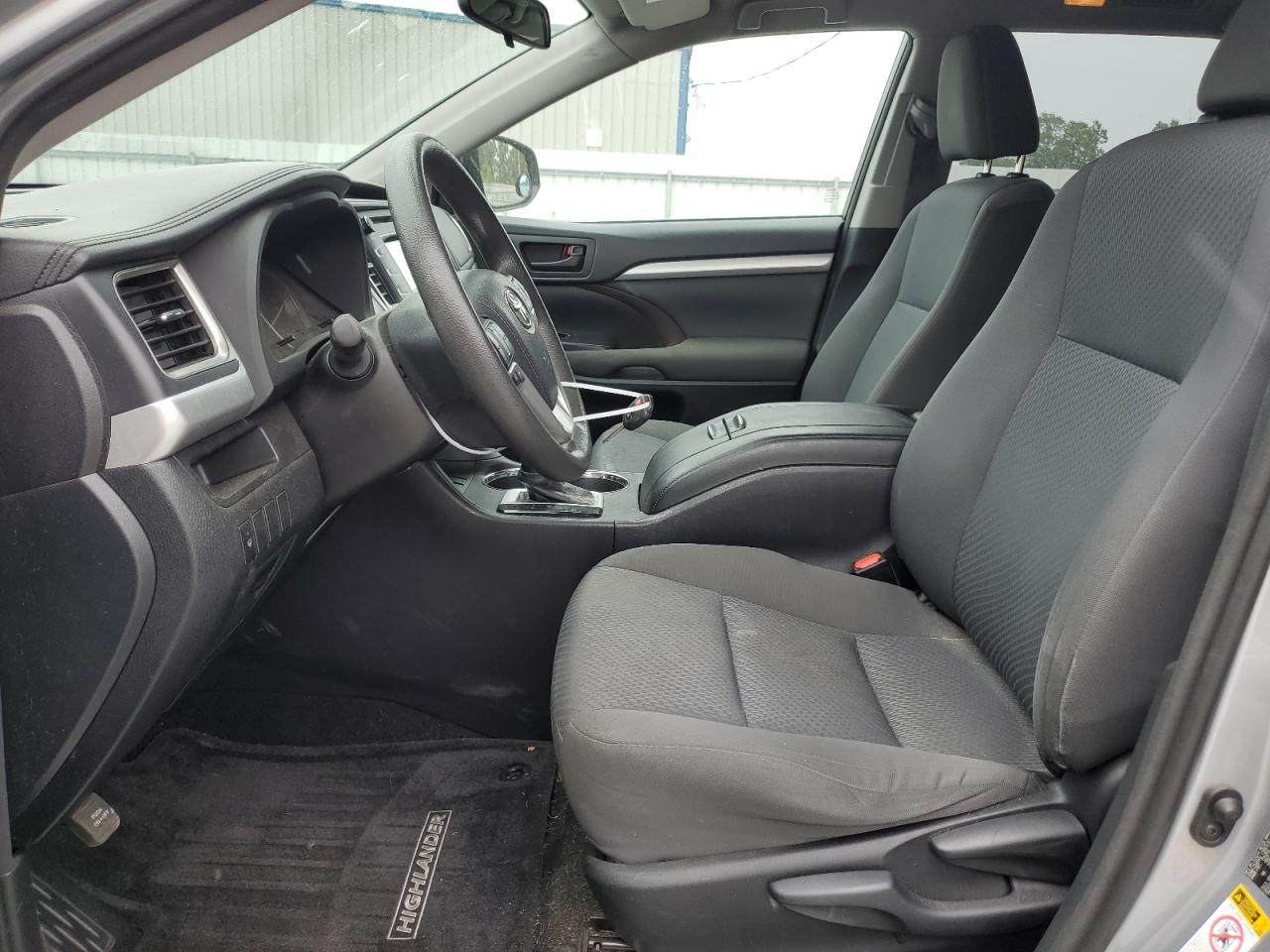 5TDZARFH3FS015894 2015 Toyota Highlander Le