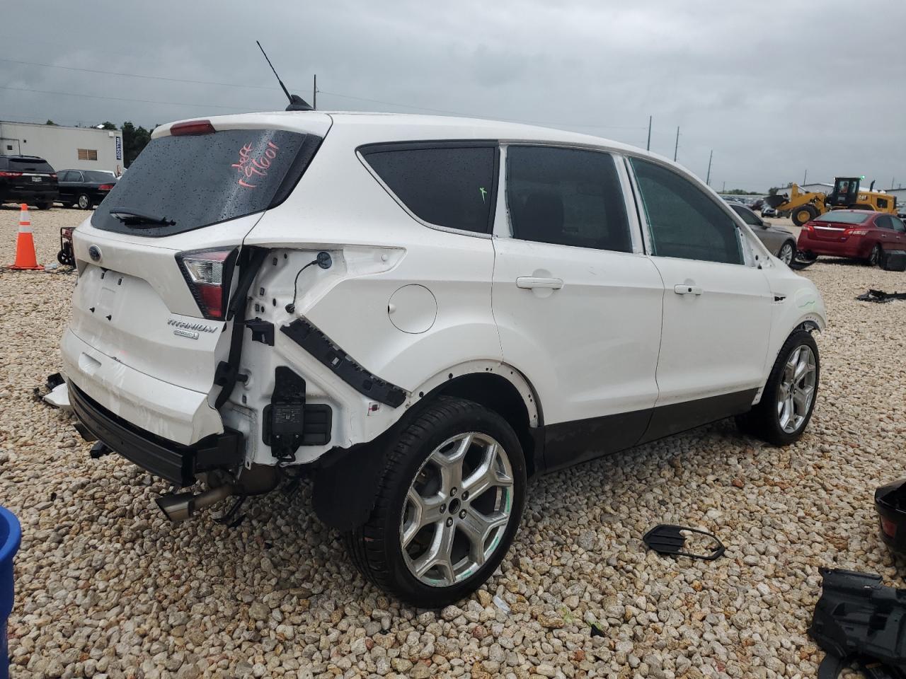 1FMCU0J92JUD50122 2018 Ford Escape Titanium