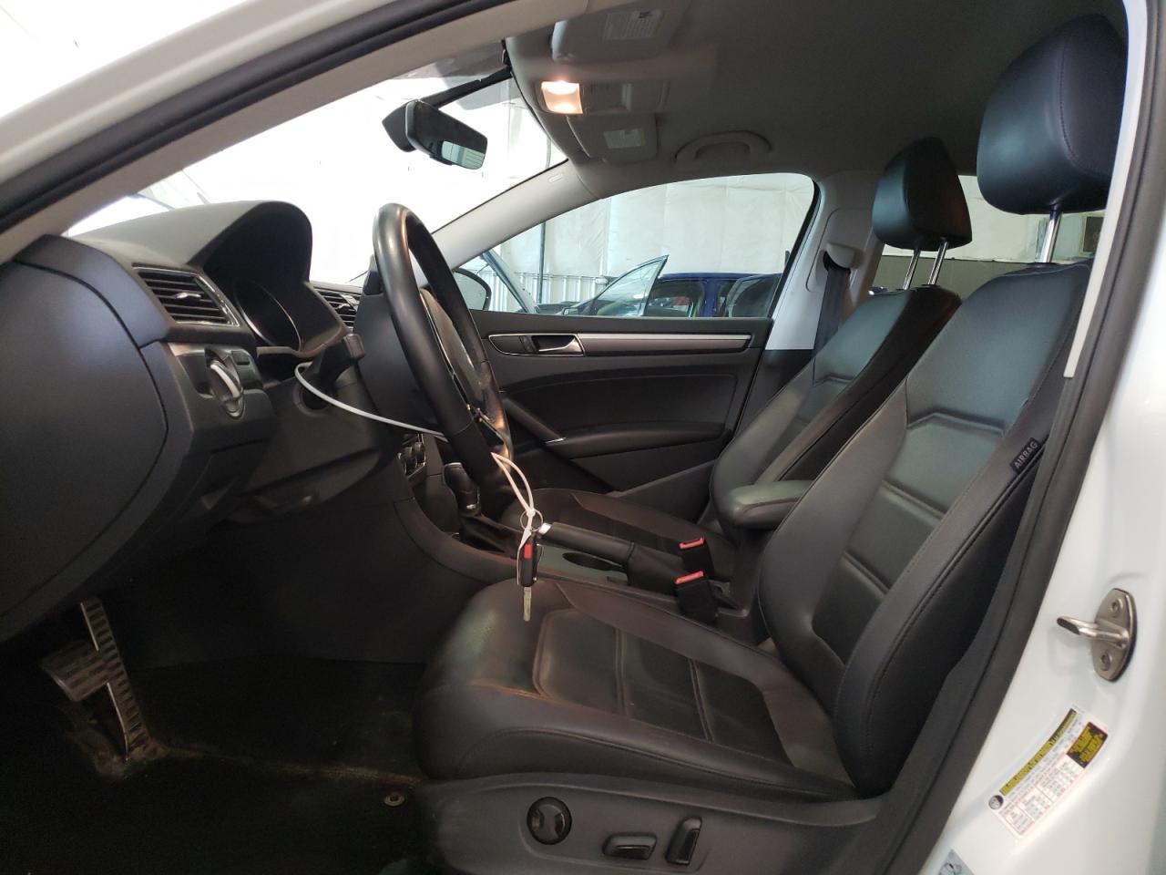 1VWAA7A3XJC052333 2018 Volkswagen Passat S