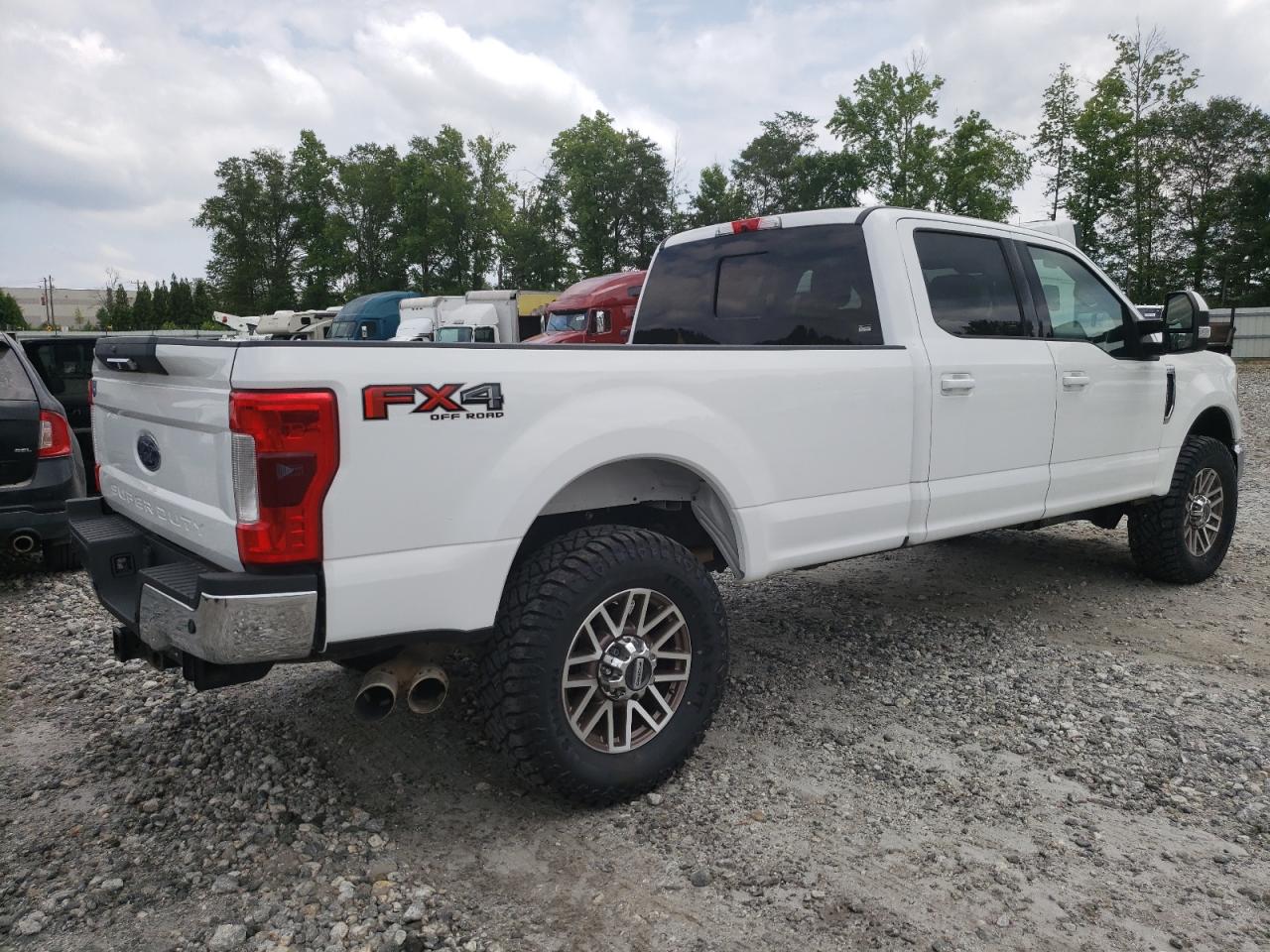 2018 Ford F350 Super Duty vin: 1FT8W3BTXJEB18359