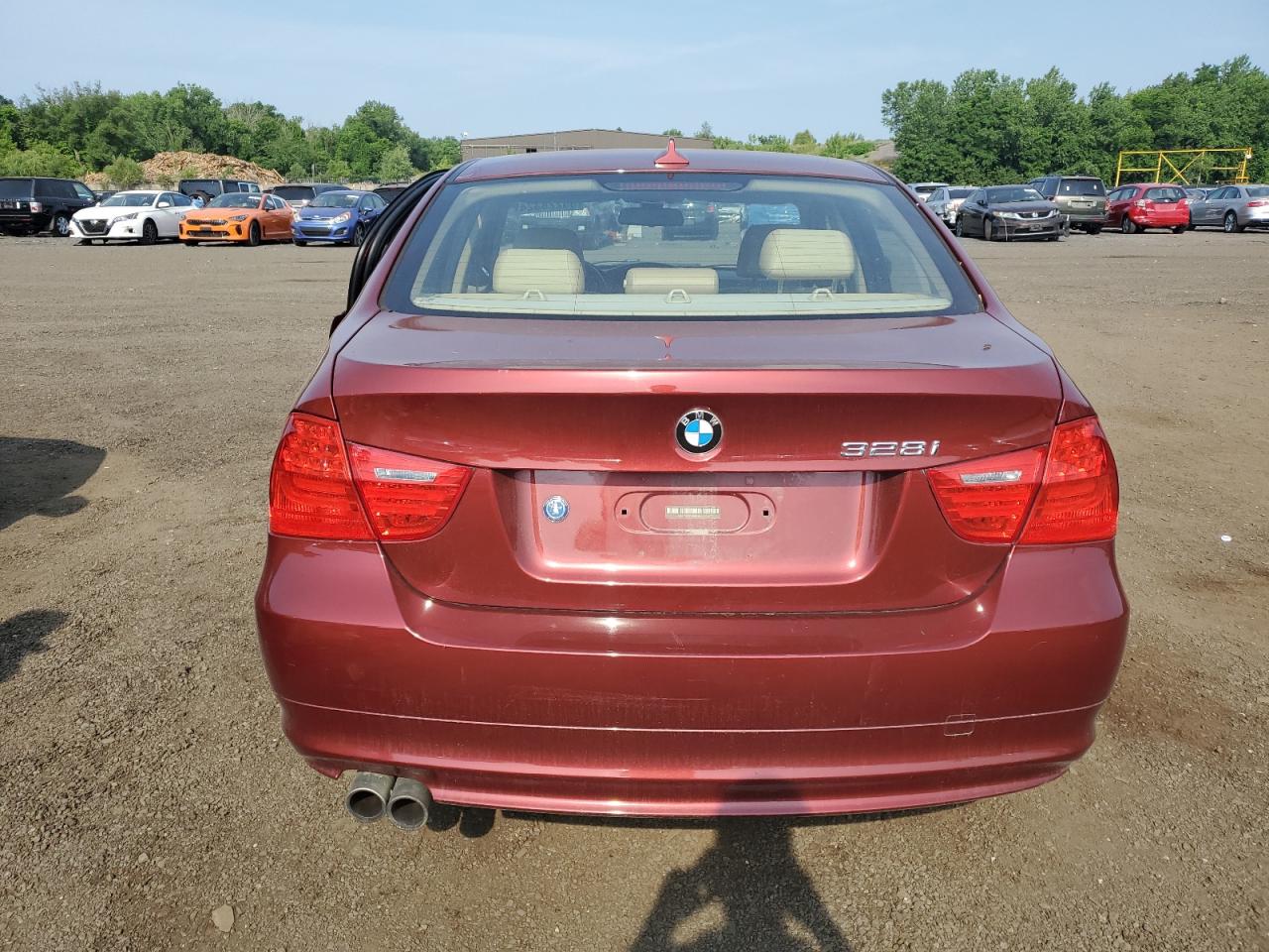 WBAPK5G55BNN24996 2011 BMW 328 Xi Sulev